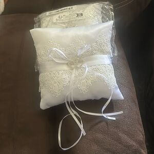 Ring pillows